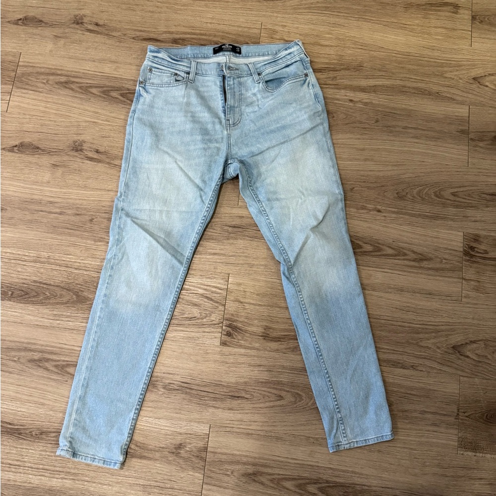 American Eagle Outfitters Light Wash Skinny Jeans